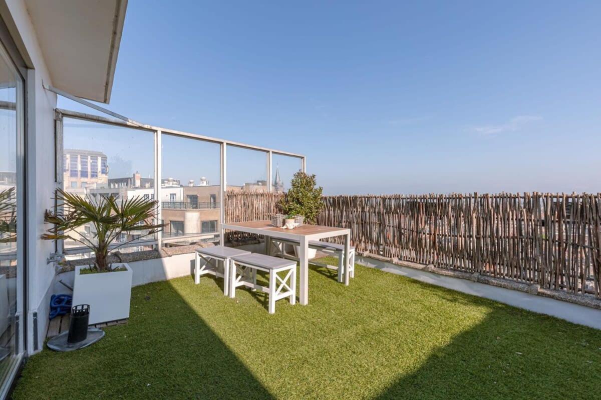 Ferienwohnung Penthouse With Two Terraces And Magnificent Sea View Blankenberge Exterior foto