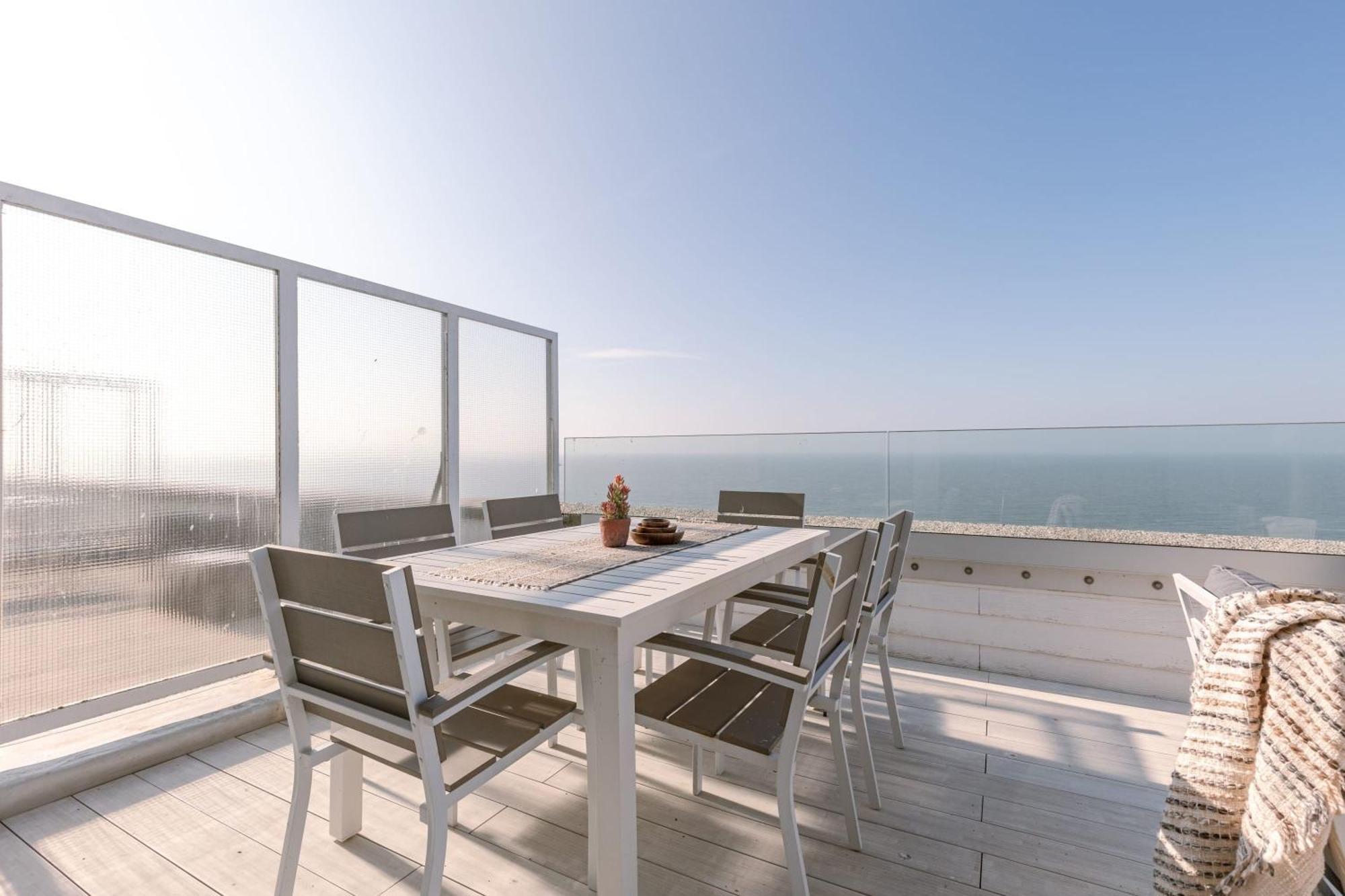 Ferienwohnung Penthouse With Two Terraces And Magnificent Sea View Blankenberge Exterior foto