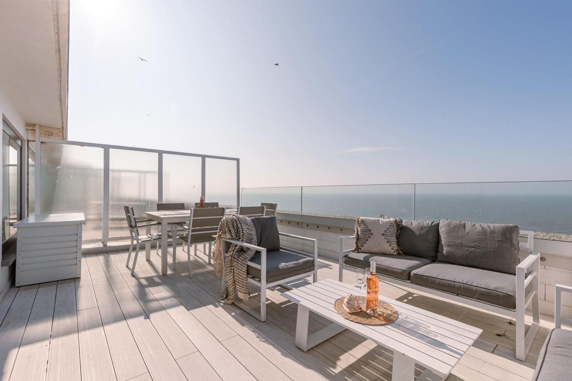 Ferienwohnung Penthouse With Two Terraces And Magnificent Sea View Blankenberge Exterior foto